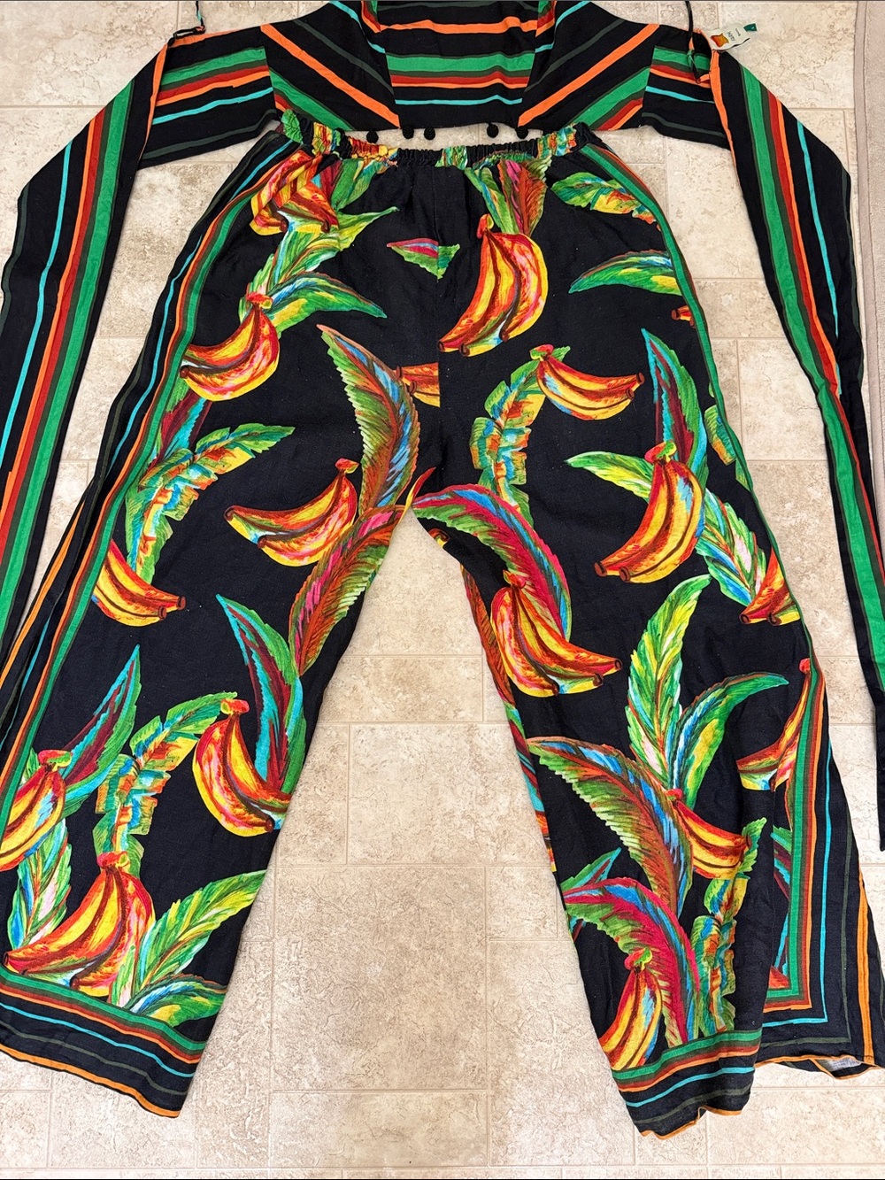 FARM Rio Black Wide Leg Pants & Halter Set with Multicolor Banana & Leaf Print - Picture 5 of 10